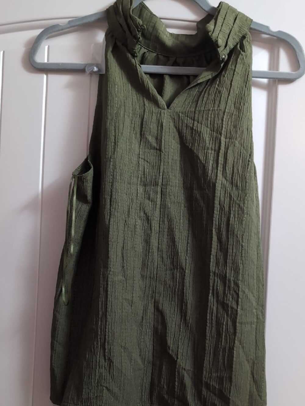 🌸3/$25🌸 Vici Olive Green High Neck Tank Top - Picture 3 of 5